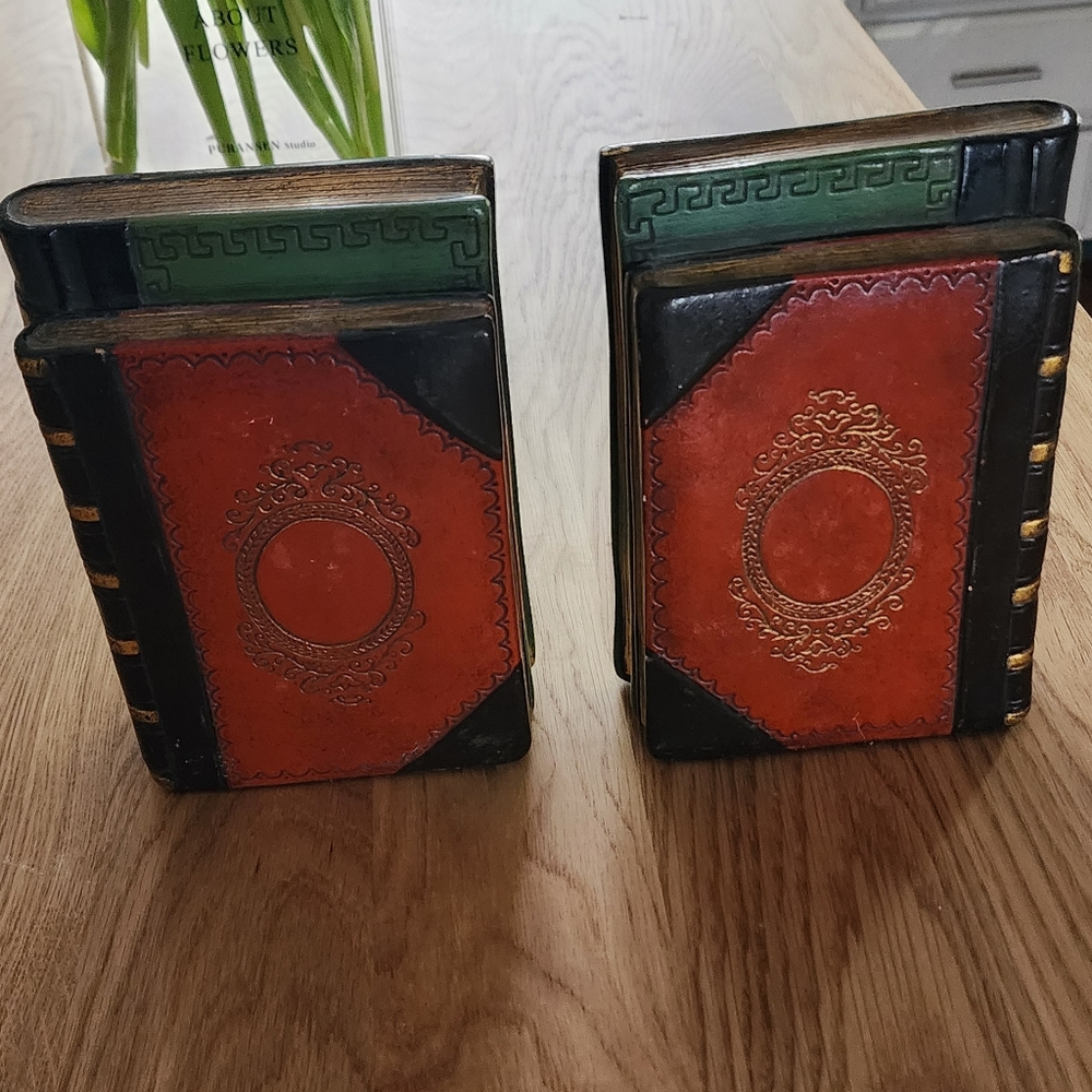 Borghese Bookends